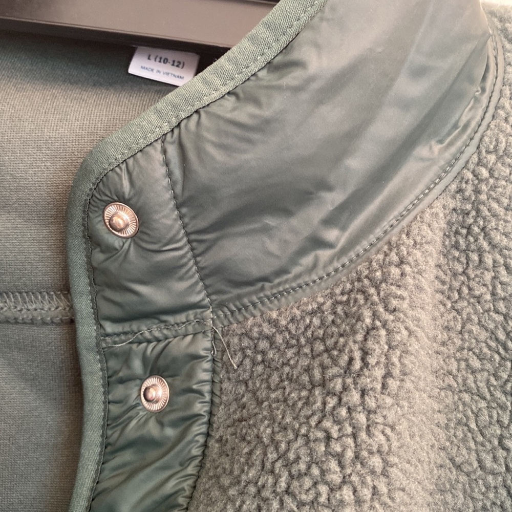Green button up jacket - Picture 7 of 8